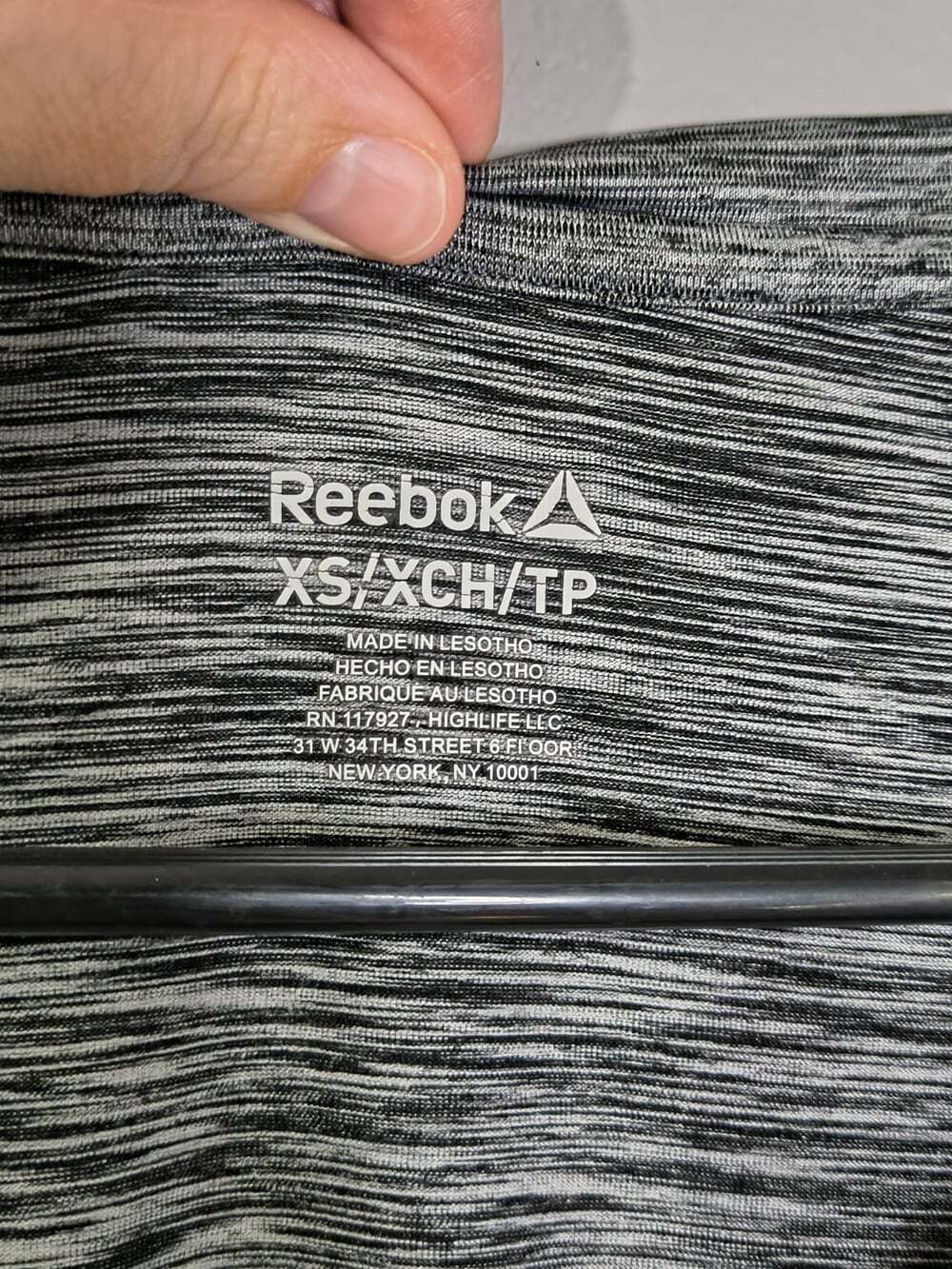 Reebok Activewear Grey Long Sleeve Scoop Neck Top with Thumb Holes Size XS OS - Picture 4 of 11